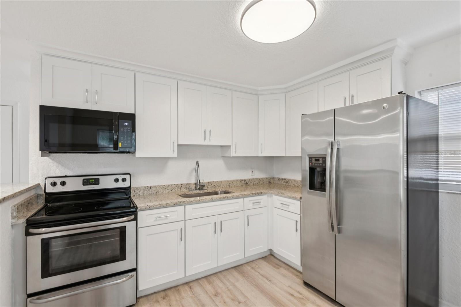 9404 N MULBERRY ST — photo 13