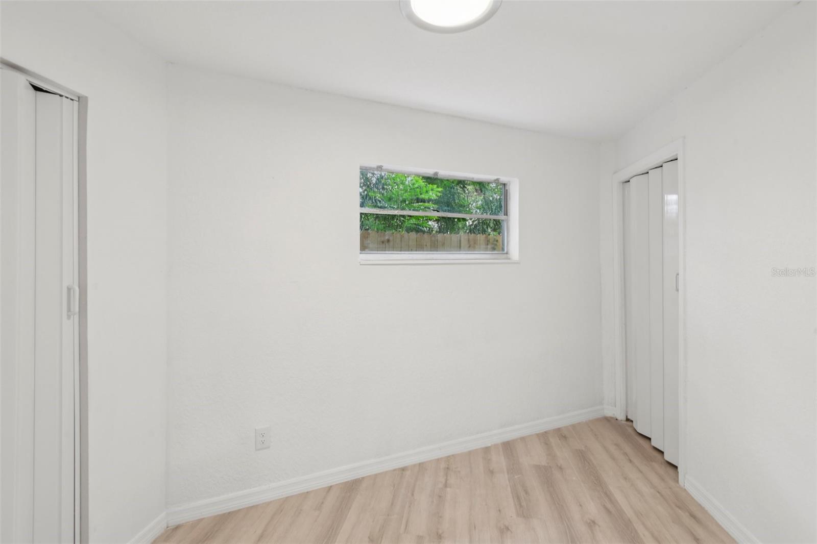 9404 N MULBERRY ST — photo 16
