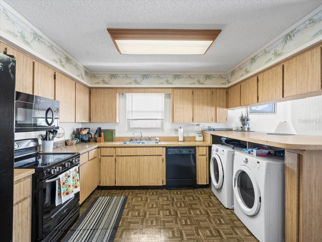 18218 SUNSET BLVD #B — photo 26