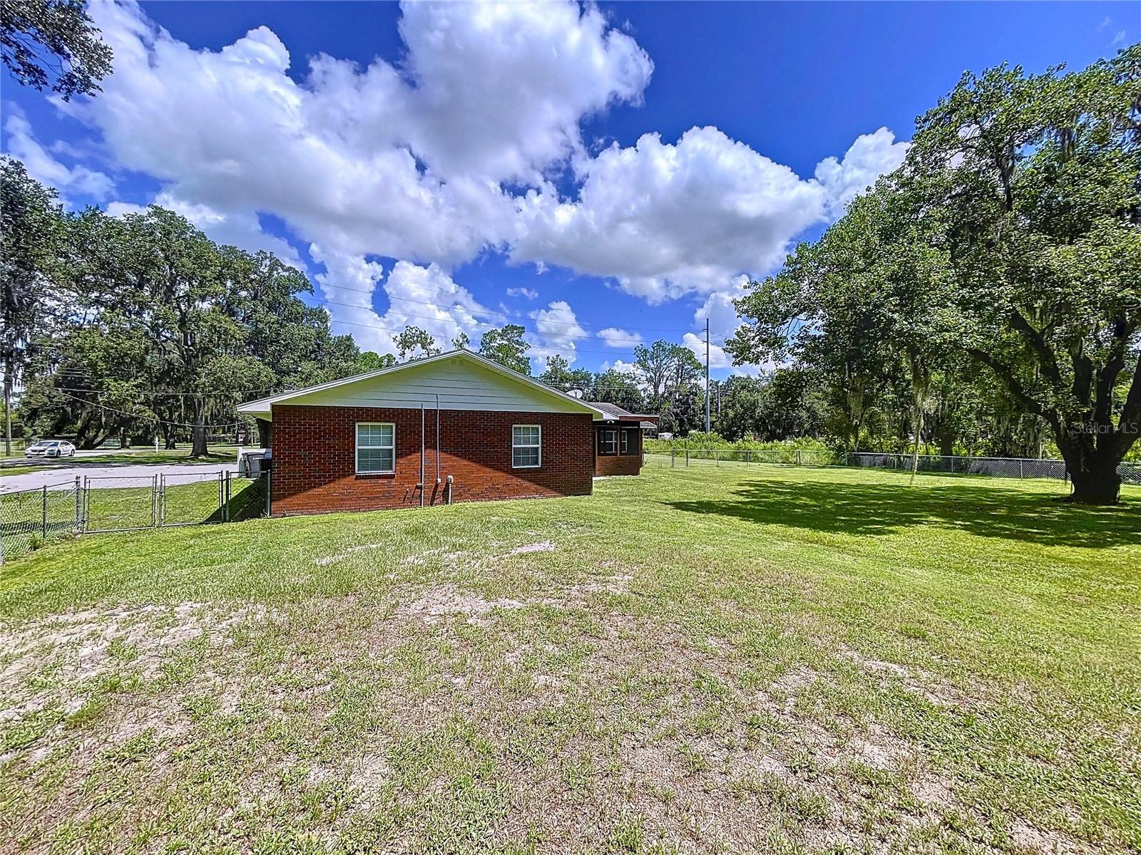 1405 KNIGHTS GRIFFIN RD — photo 5