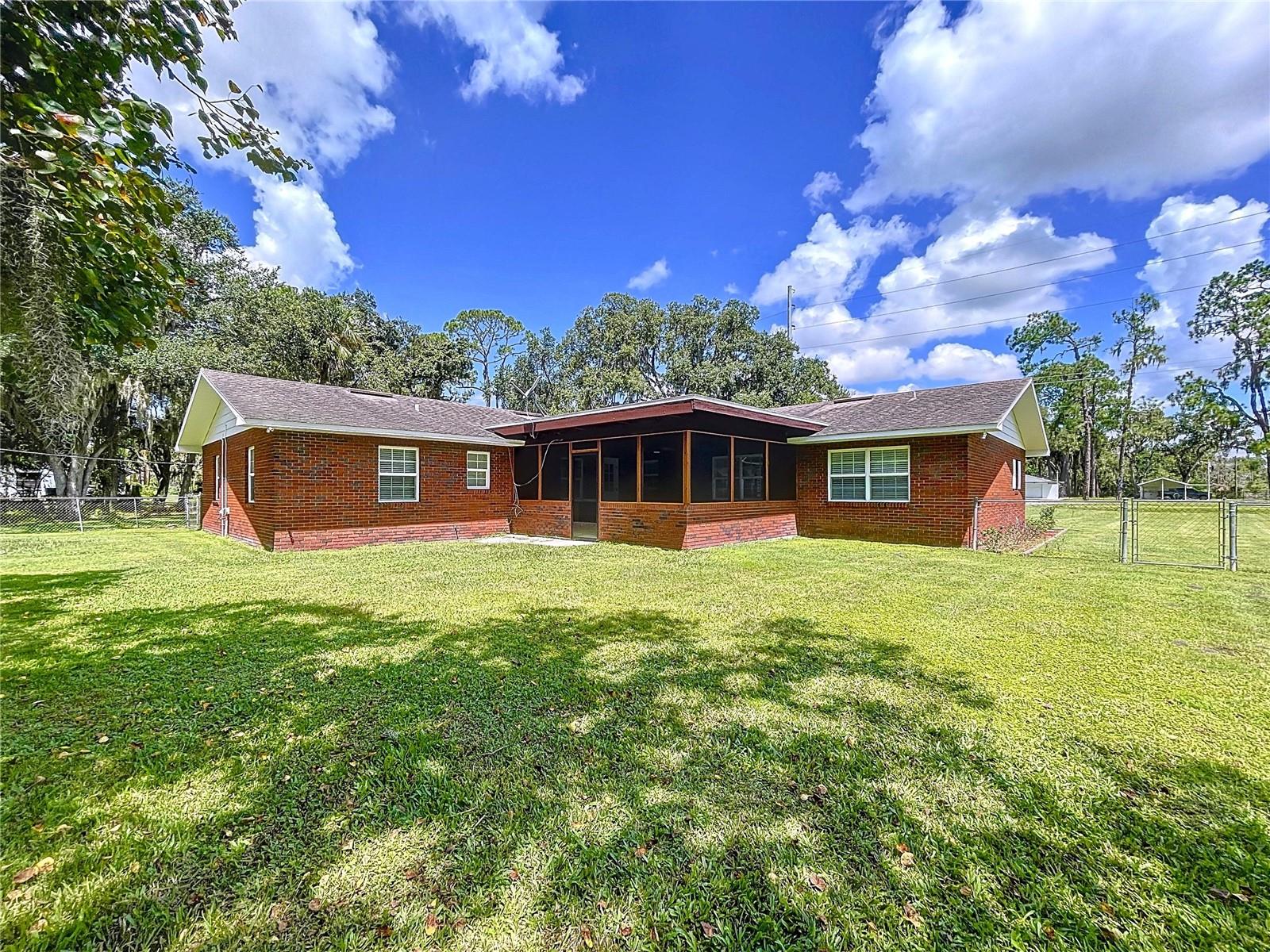 1405 KNIGHTS GRIFFIN RD — photo 7
