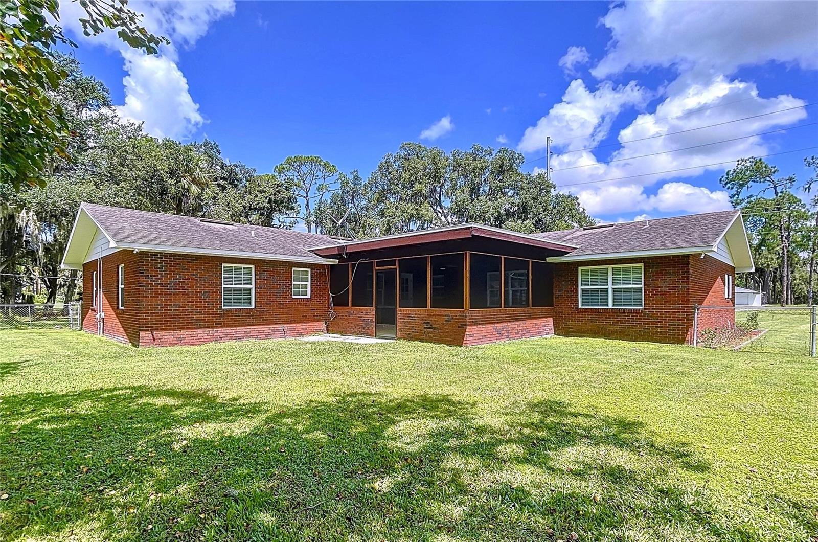 1405 KNIGHTS GRIFFIN RD — photo 4