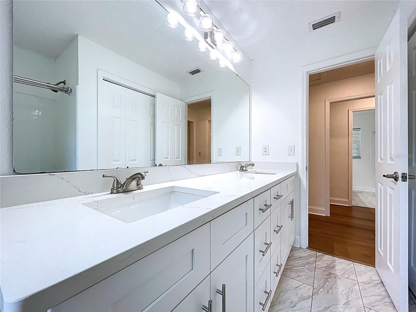 1405 KNIGHTS GRIFFIN RD — photo 57
