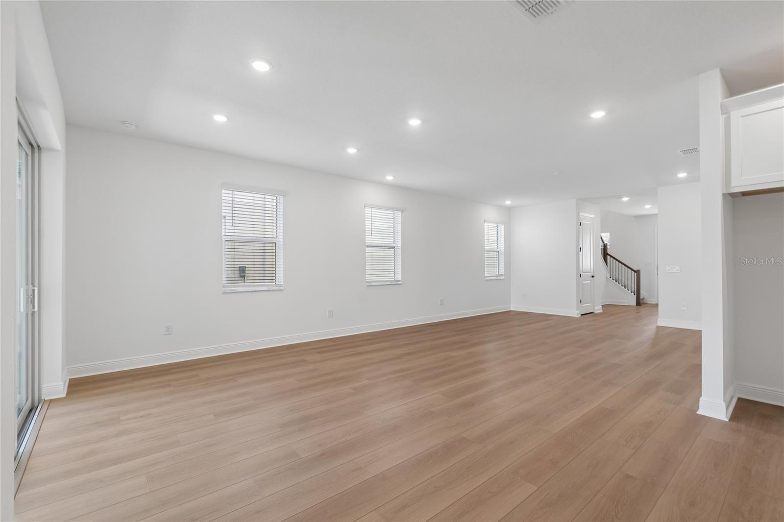 8103 SEAFLOWER PKWY — photo 15