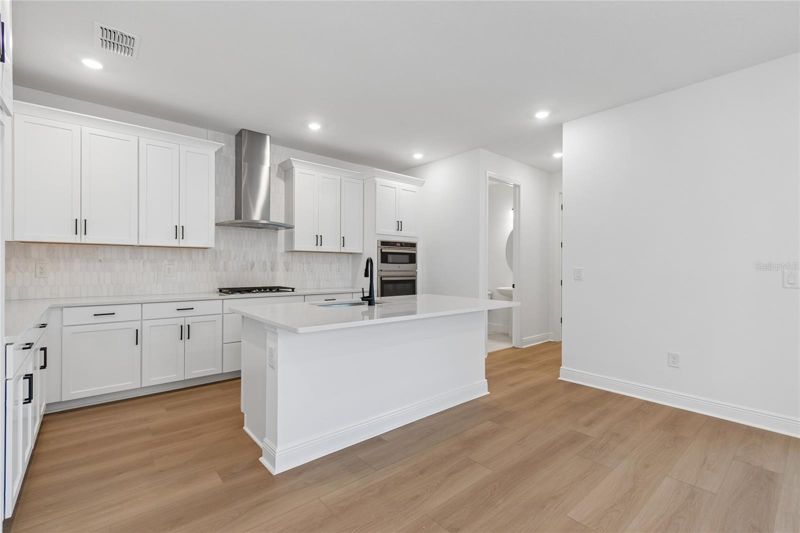 8103 SEAFLOWER PKWY — photo 5
