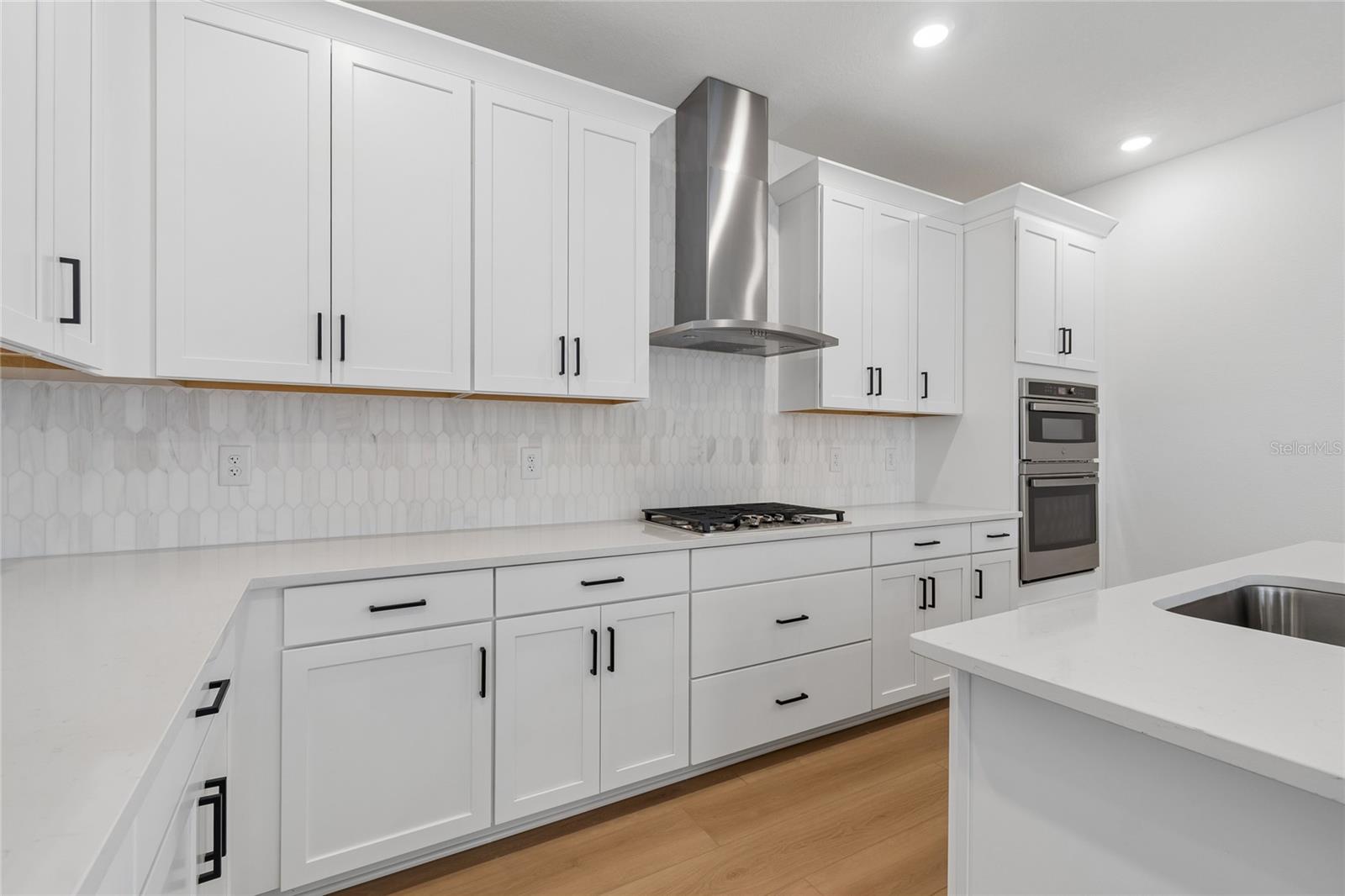 8103 SEAFLOWER PKWY — photo 8