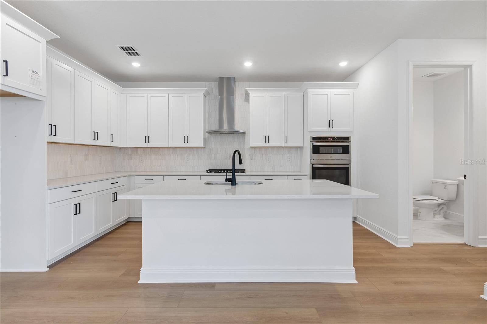 8103 SEAFLOWER PKWY — photo 6