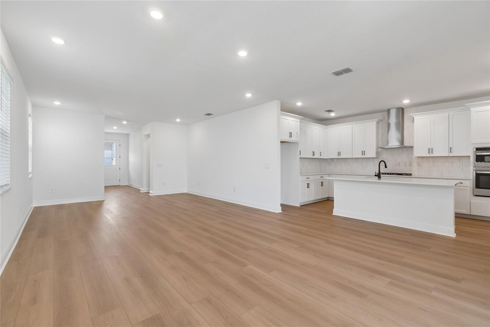 8103 SEAFLOWER PKWY — photo 11