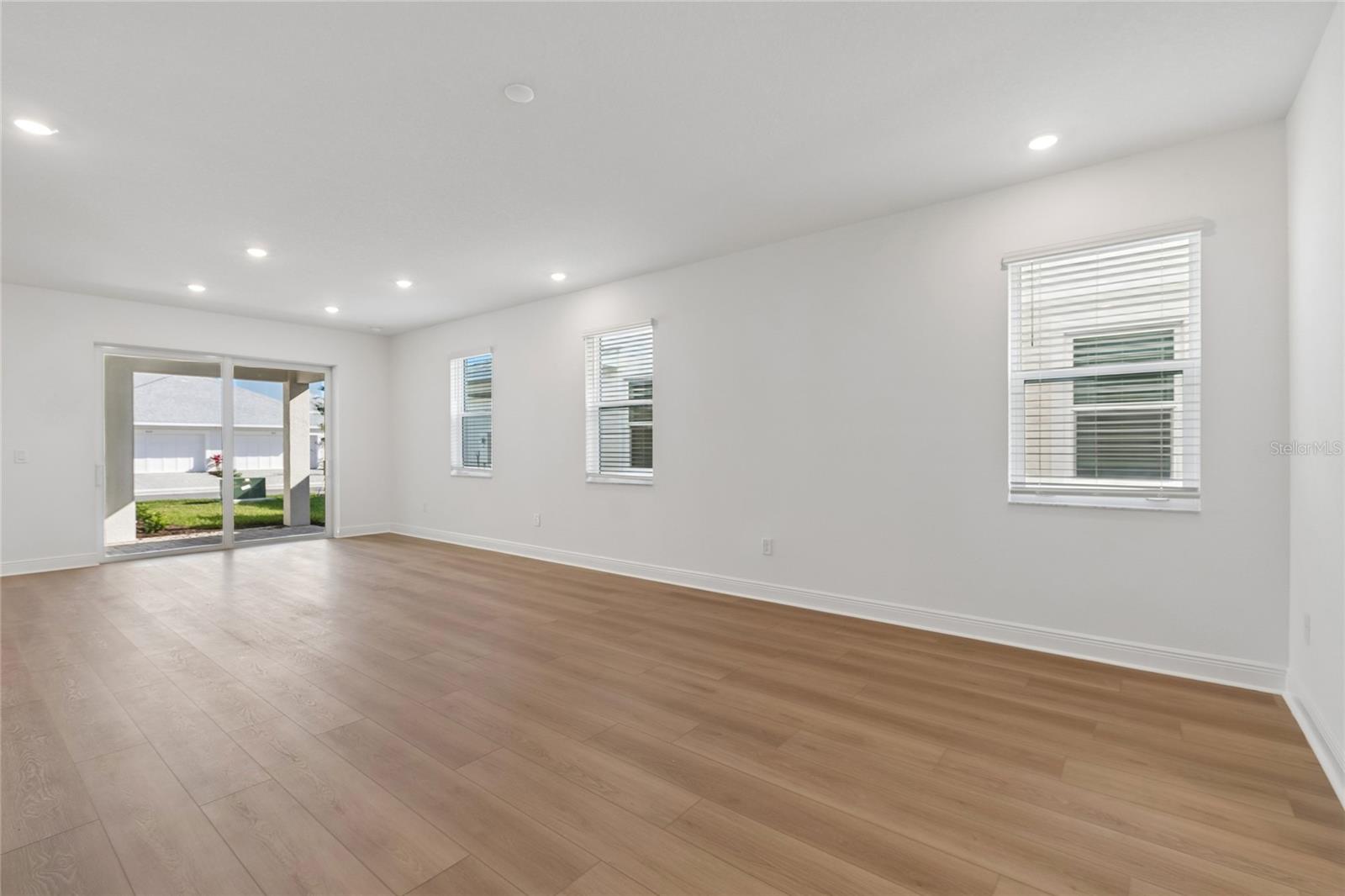 8103 SEAFLOWER PKWY — photo 13