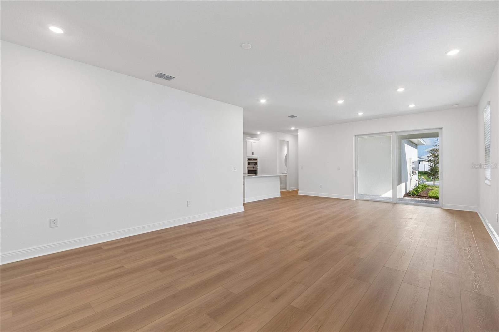 8103 SEAFLOWER PKWY — photo 14