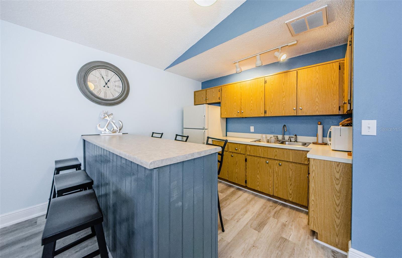 2119 ELM ST #103 — photo 34