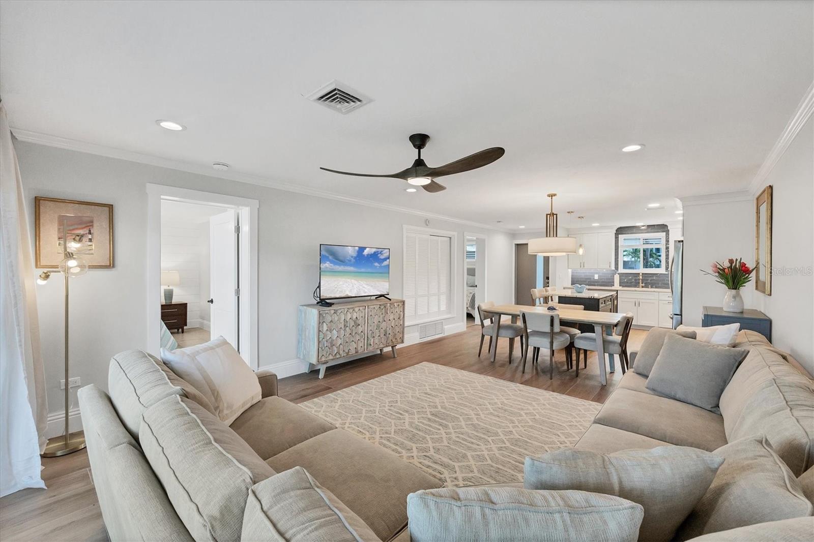 500 S WASHINGTON DR #11A — photo 4