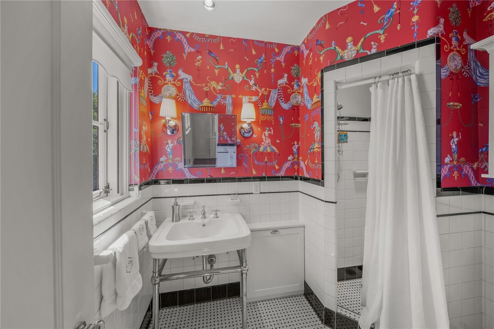 139 S WASHINGTON DR — photo 39