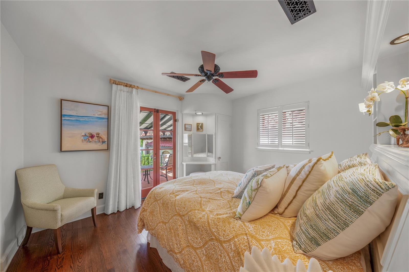 139 S WASHINGTON DR — photo 38