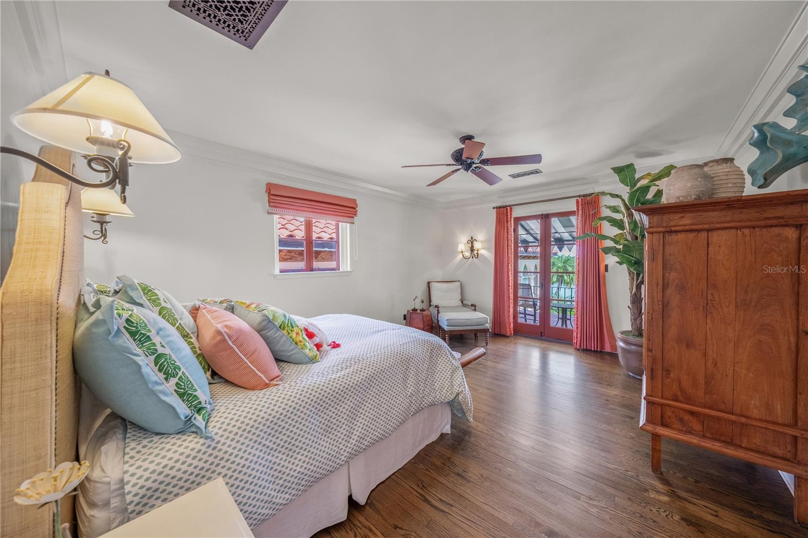 139 S WASHINGTON DR — photo 34