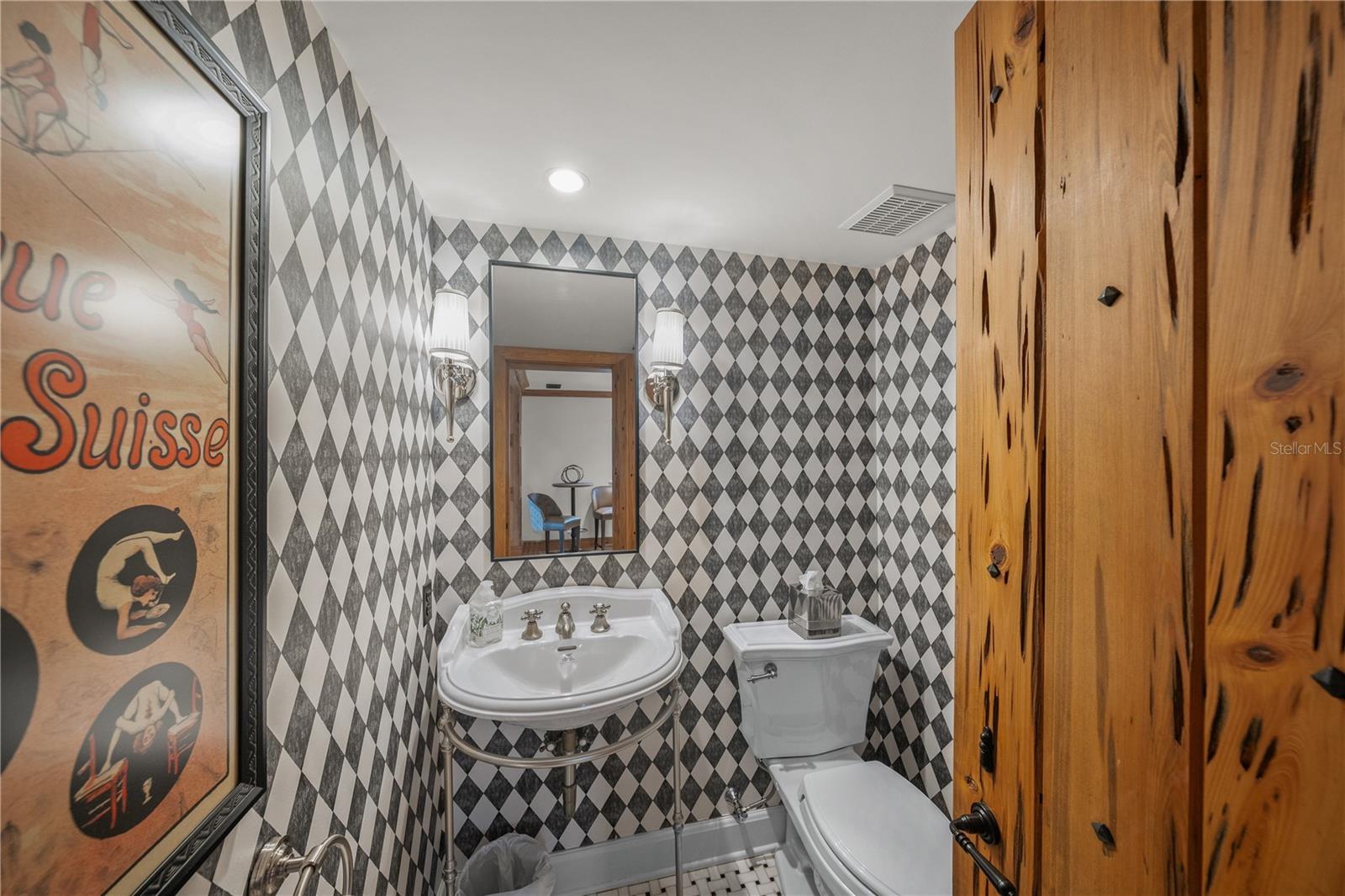 139 S WASHINGTON DR — photo 25