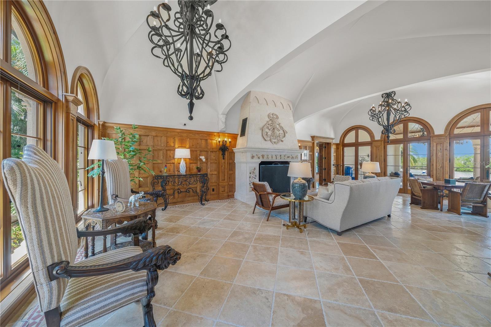 139 S WASHINGTON DR — photo 11