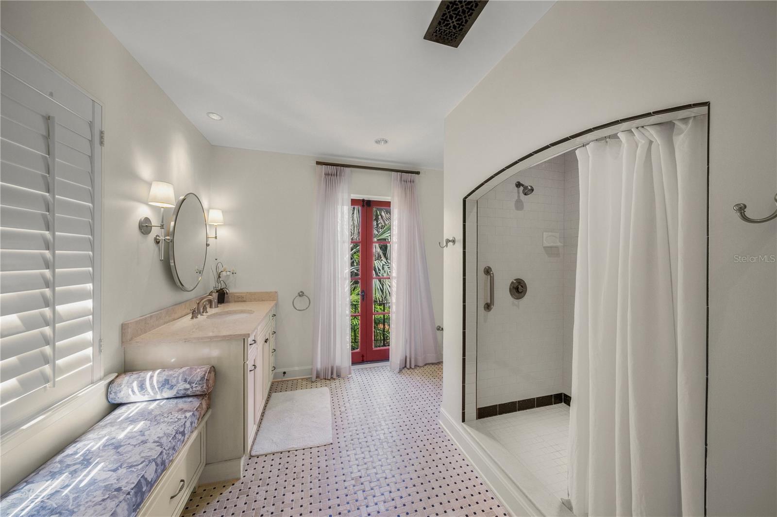 139 S WASHINGTON DR — photo 35
