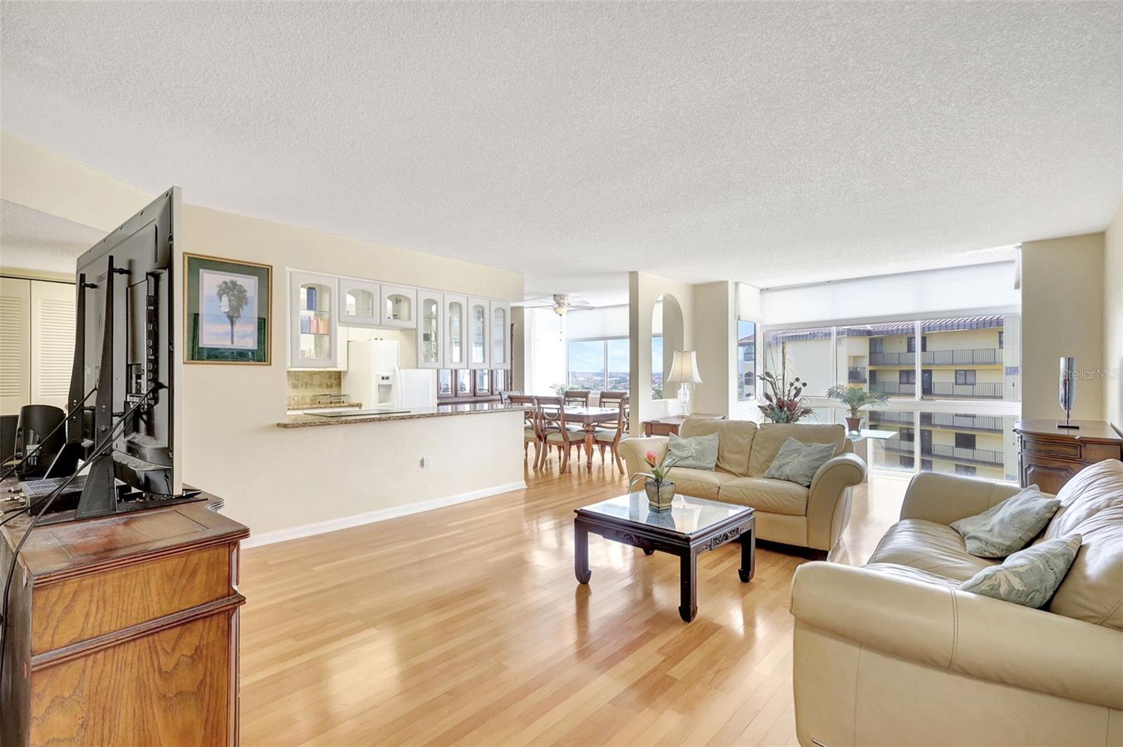 660 ISLAND WAY #708 — photo 6