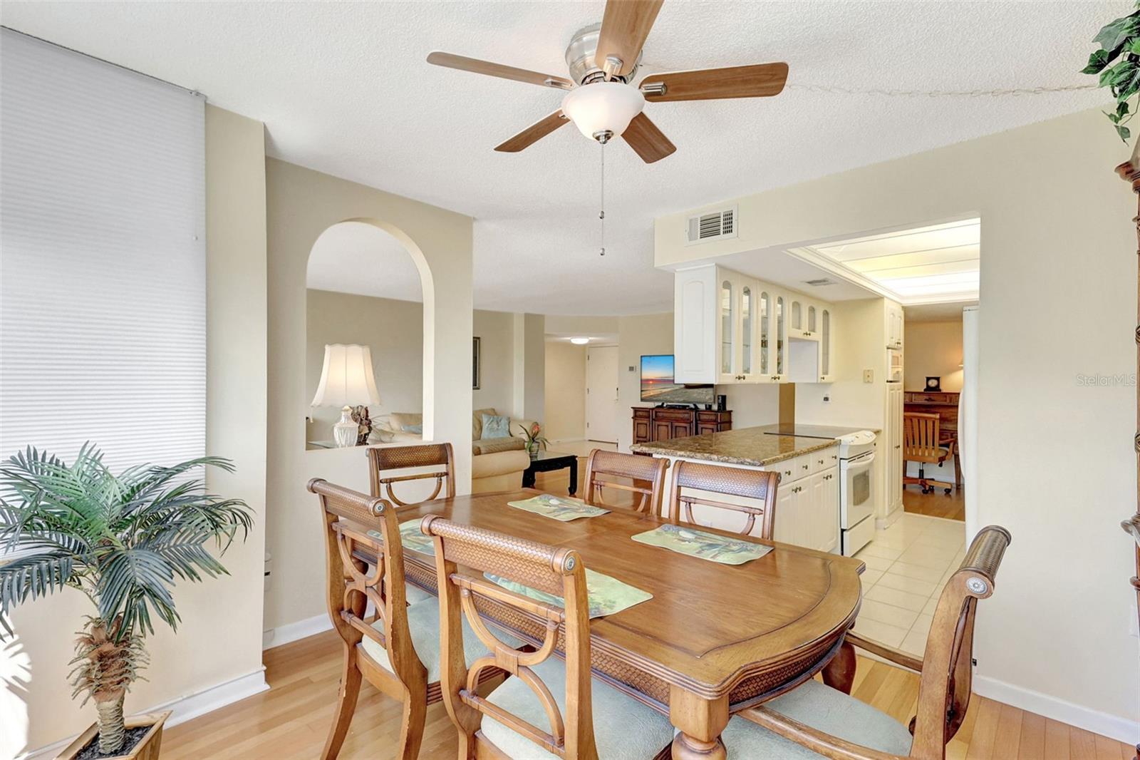 660 ISLAND WAY #708 — photo 21