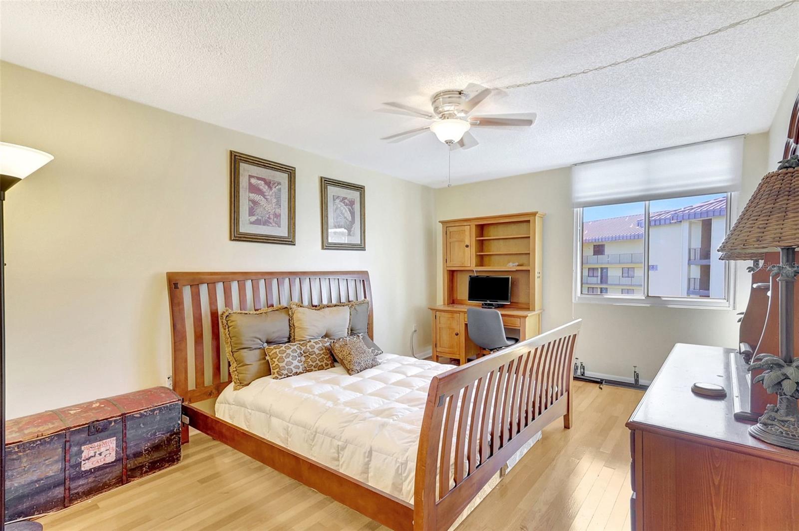 660 ISLAND WAY #708 — photo 29