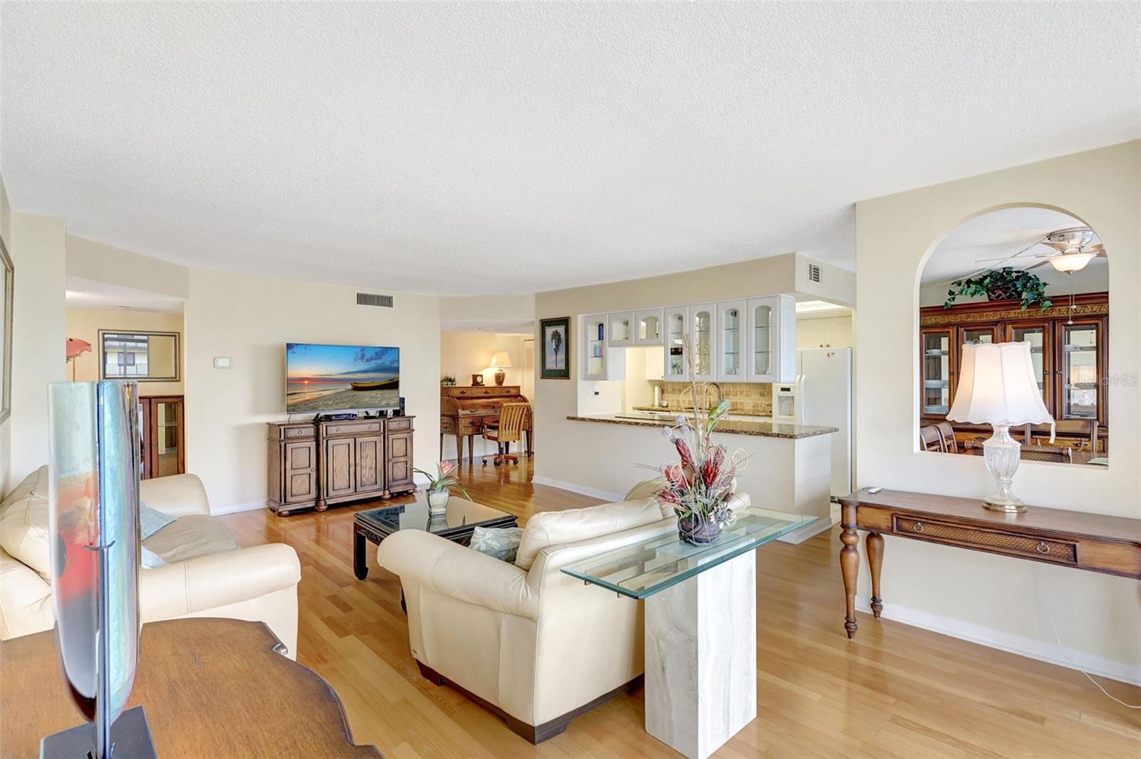 660 ISLAND WAY #708 — photo 8
