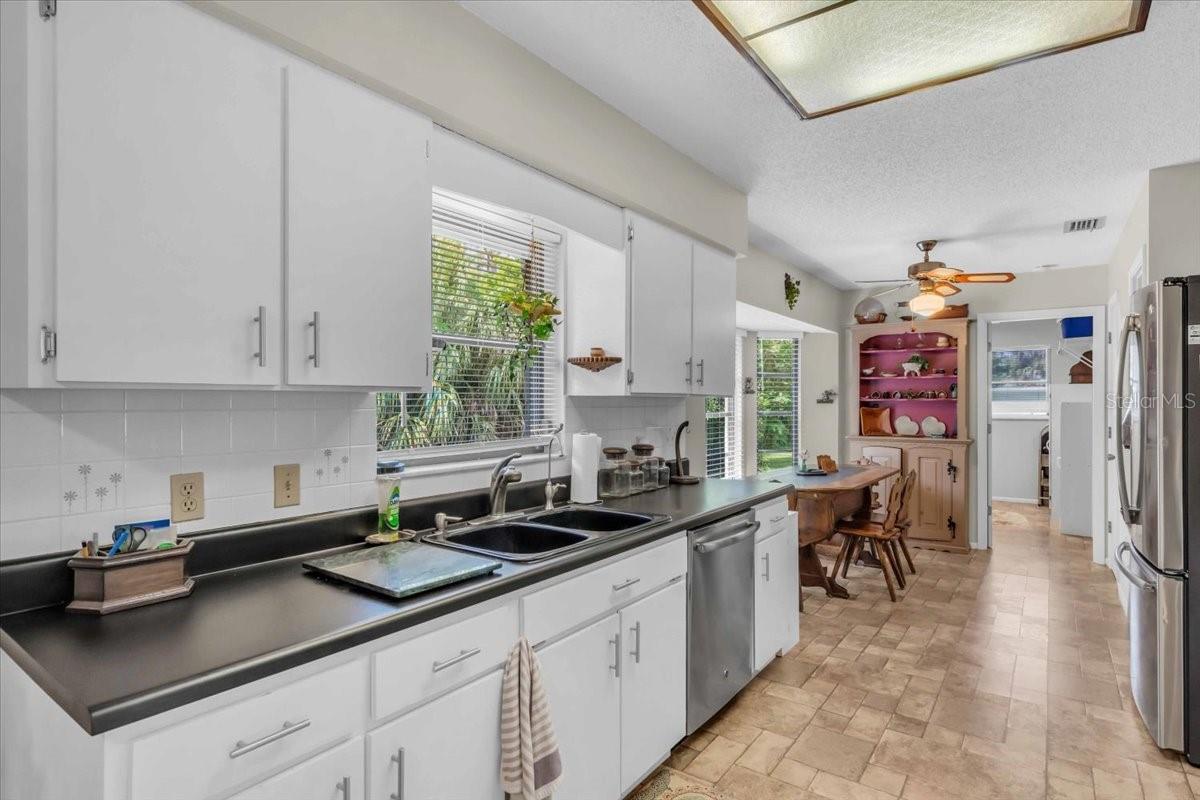 331 BURKE RD — photo 10