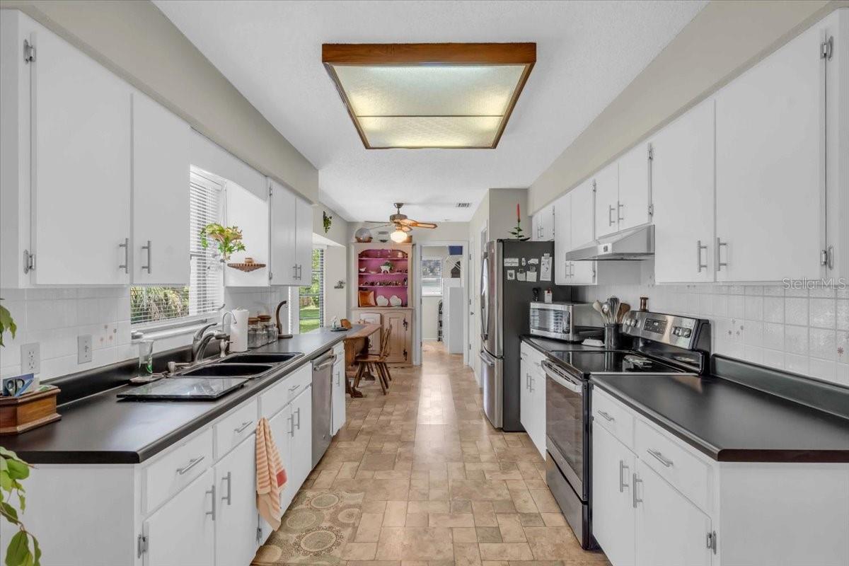 331 BURKE RD — photo 9