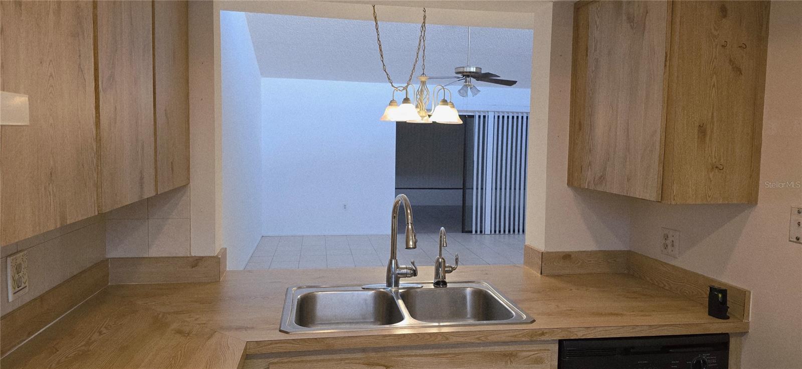 2214 OAK WIND DR — photo 10