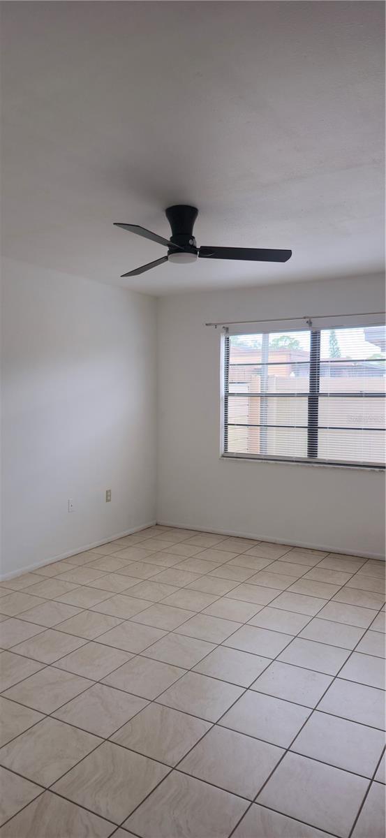 2214 OAK WIND DR — photo 32