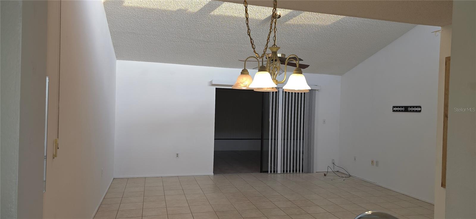 2214 OAK WIND DR — photo 23