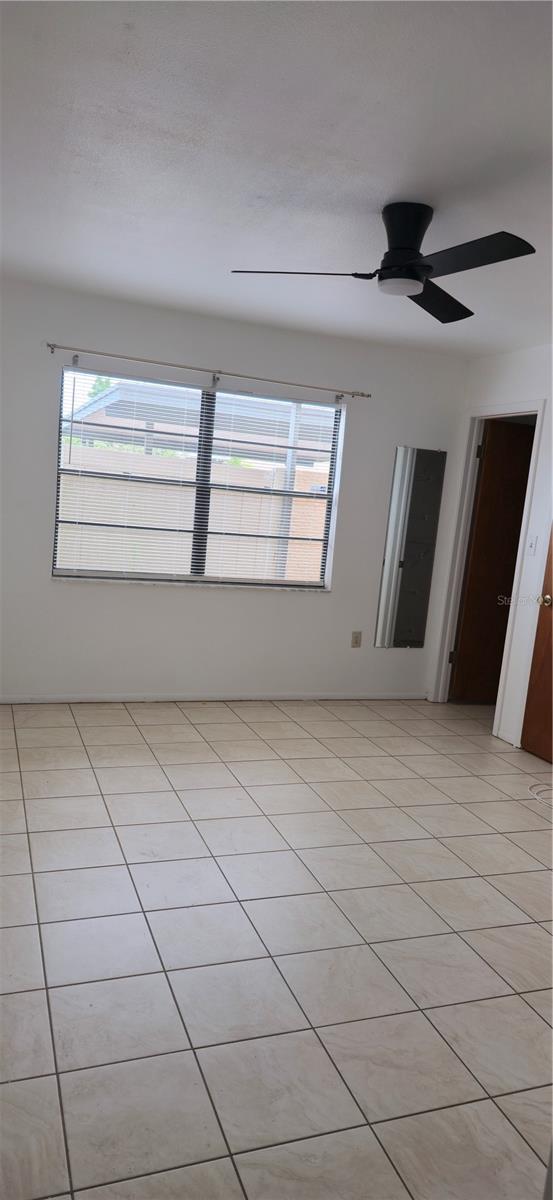 2214 OAK WIND DR — photo 28