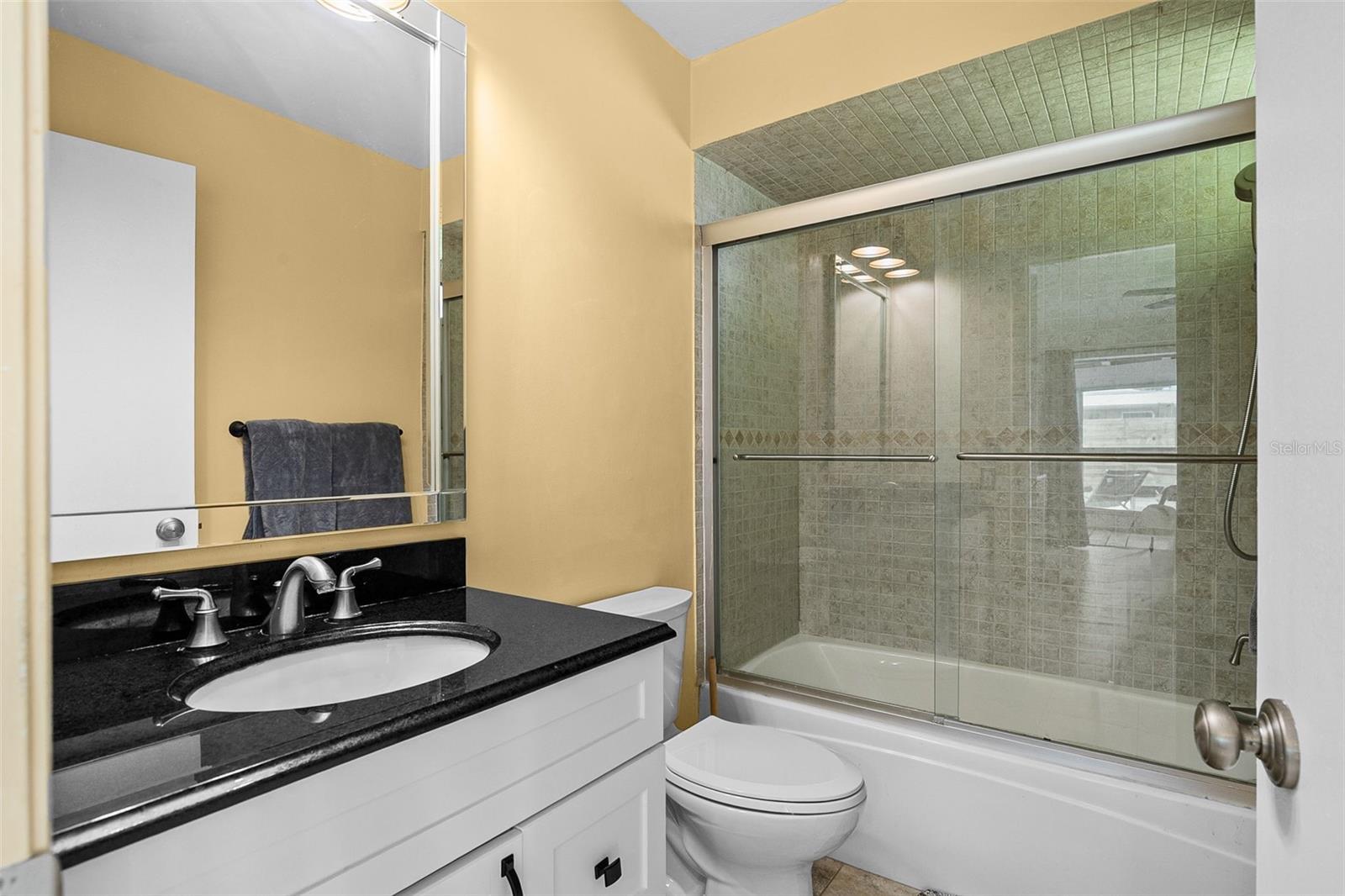 7460 MARIANA DR — photo 26