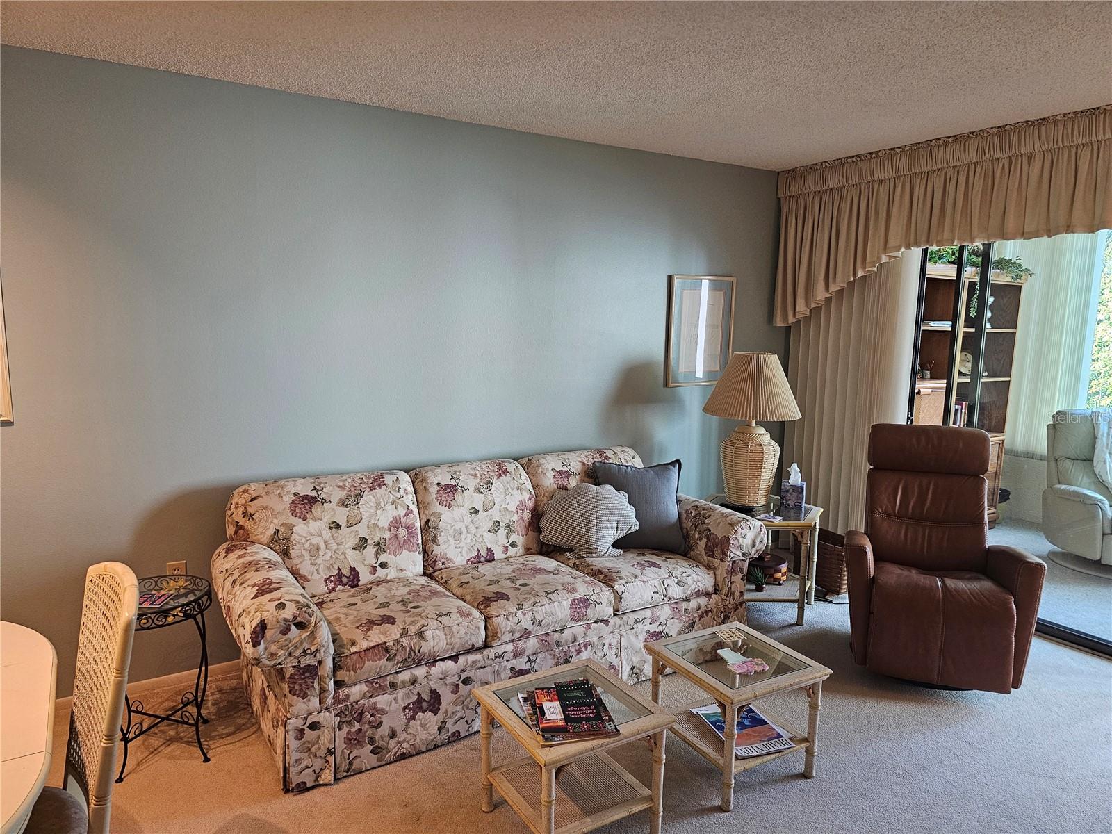586 LAKESIDE DR #586 — photo 3