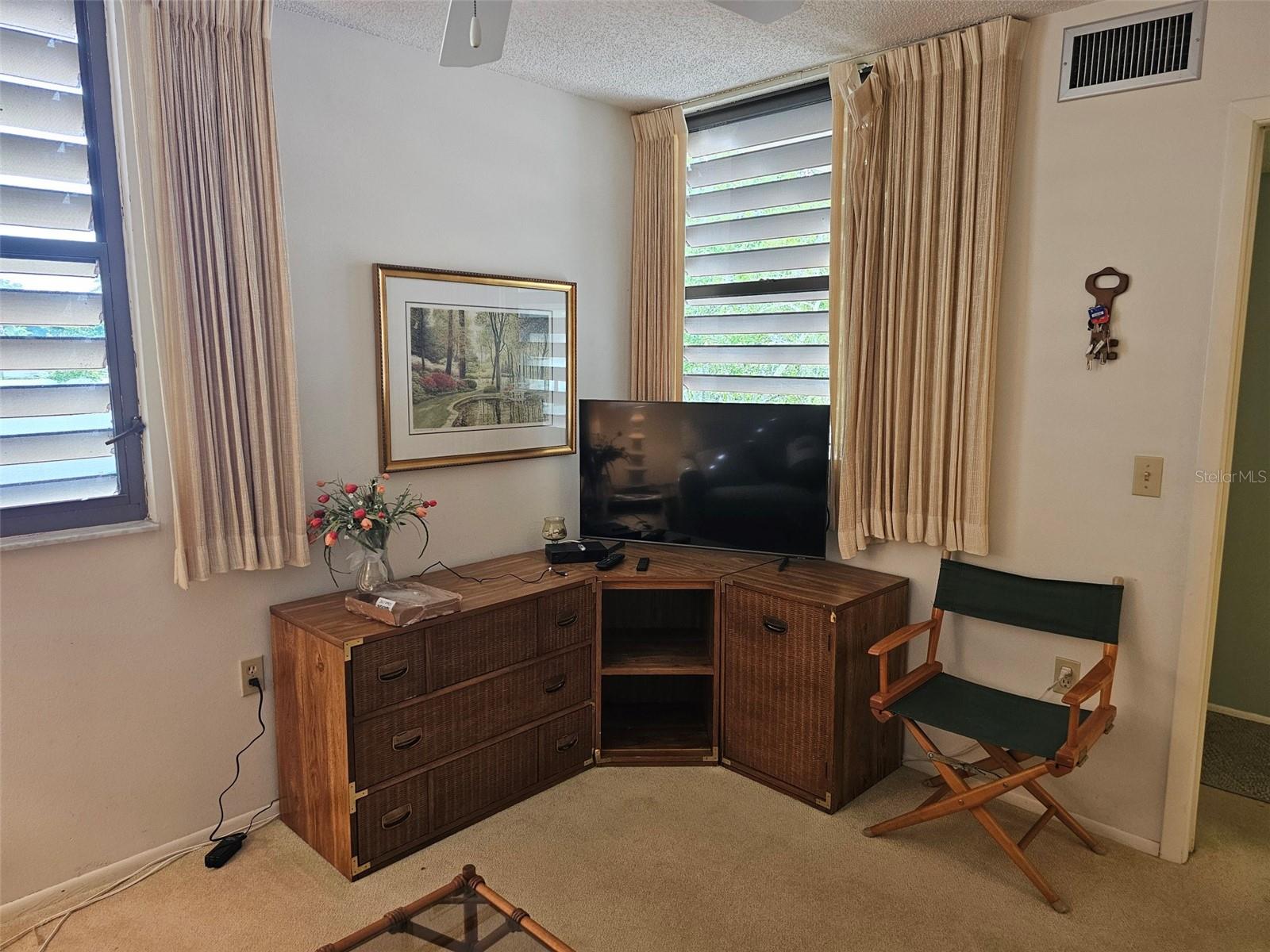 586 LAKESIDE DR #586 — photo 19