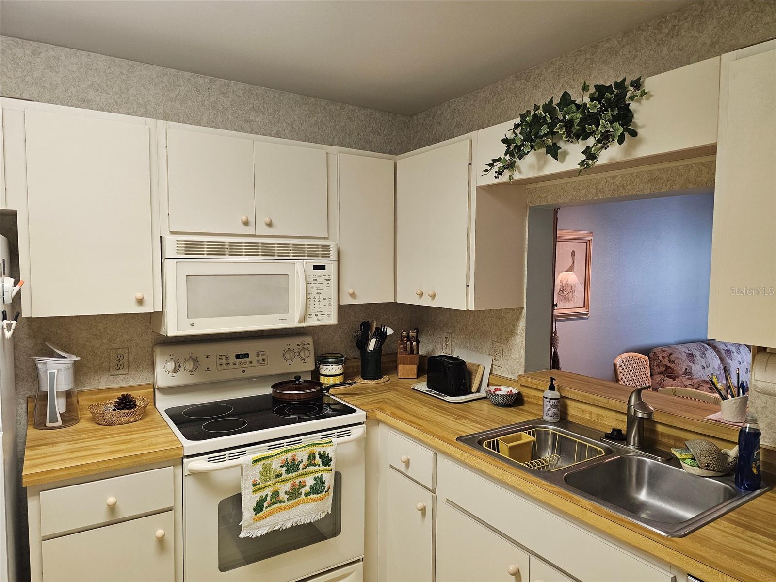 586 LAKESIDE DR #586 — photo 7