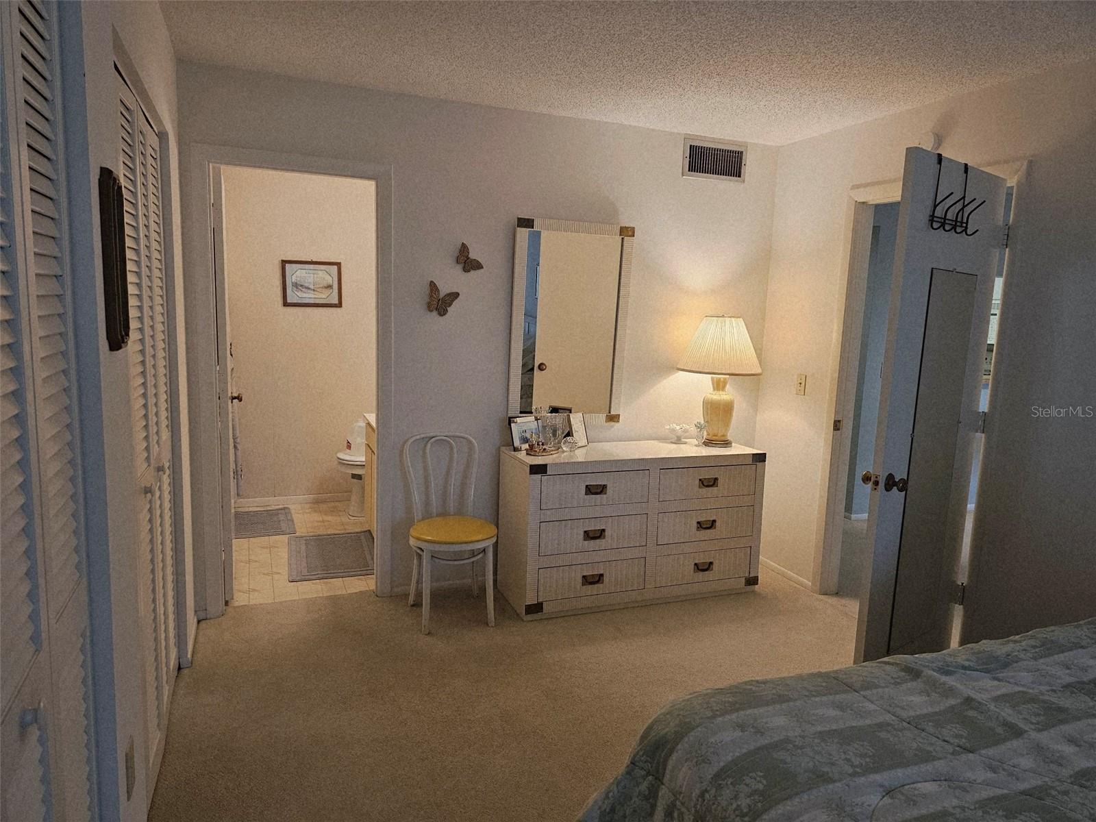 586 LAKESIDE DR #586 — photo 14