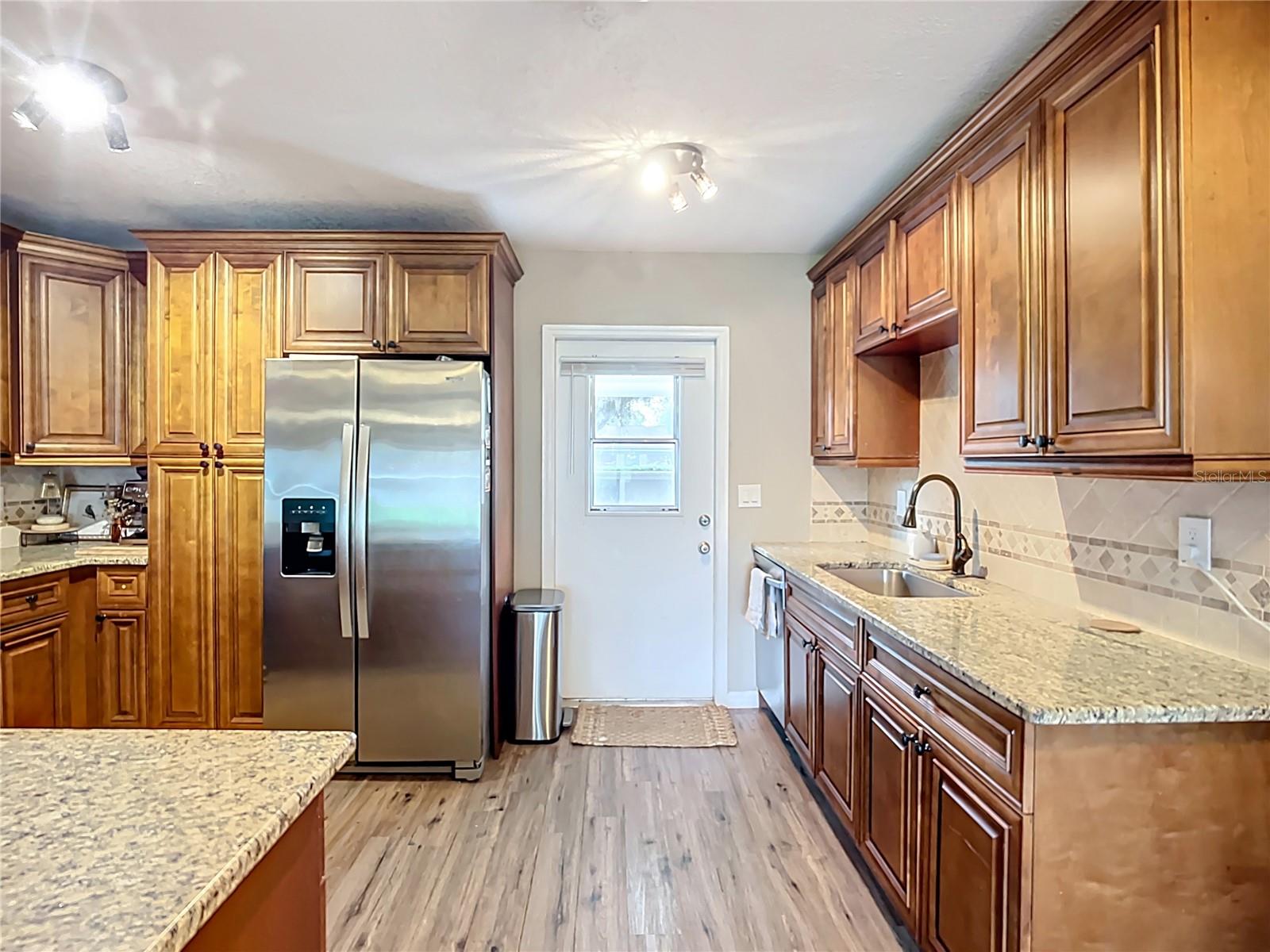 1304 ALFRED ST #B — photo 7