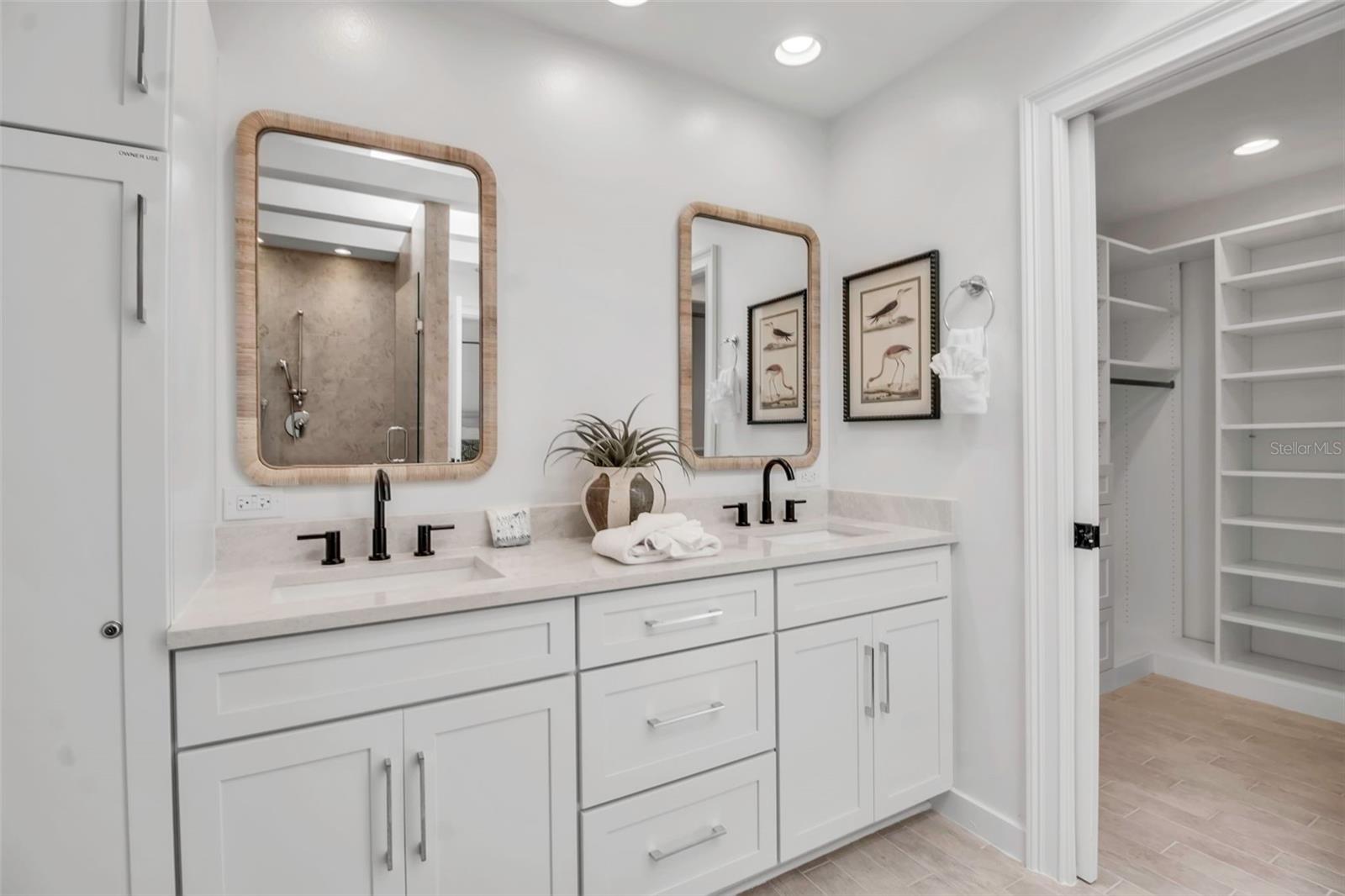 207 PEACOCK LN — photo 23