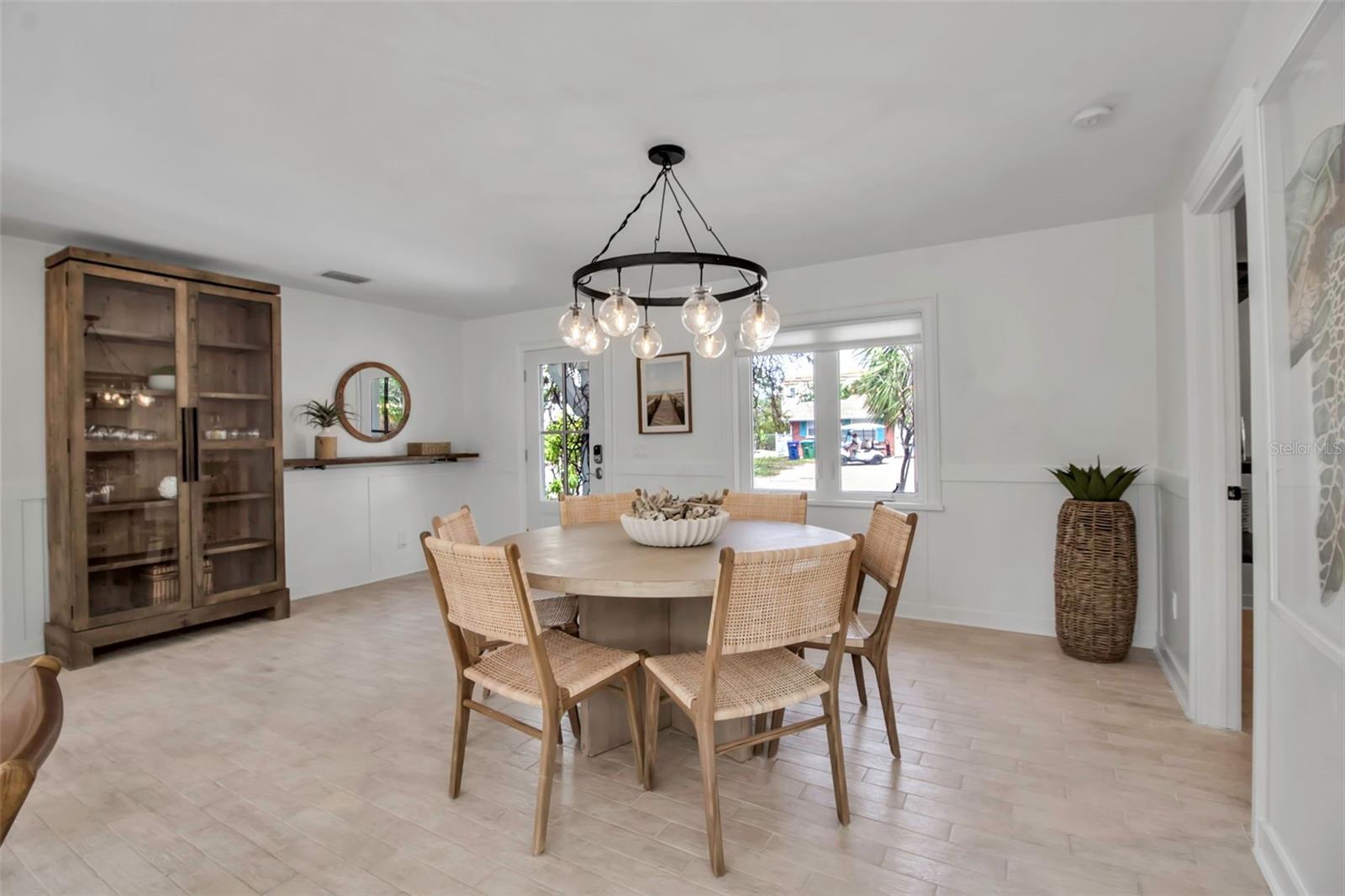 207 PEACOCK LN — photo 10