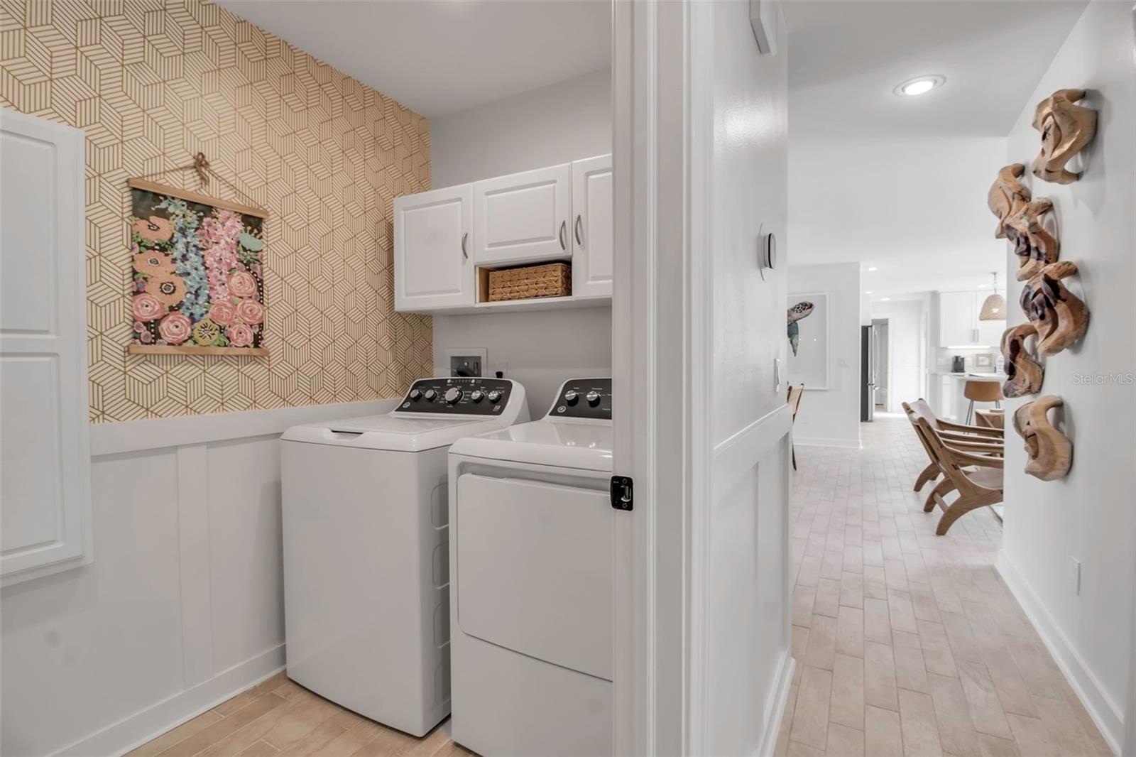 207 PEACOCK LN — photo 27