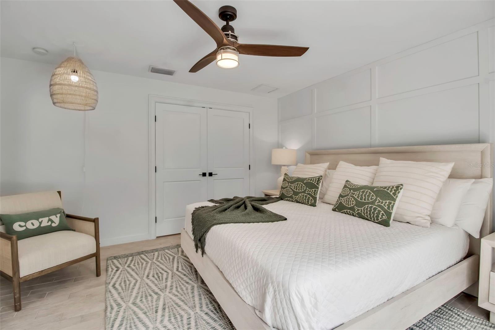207 PEACOCK LN — photo 20