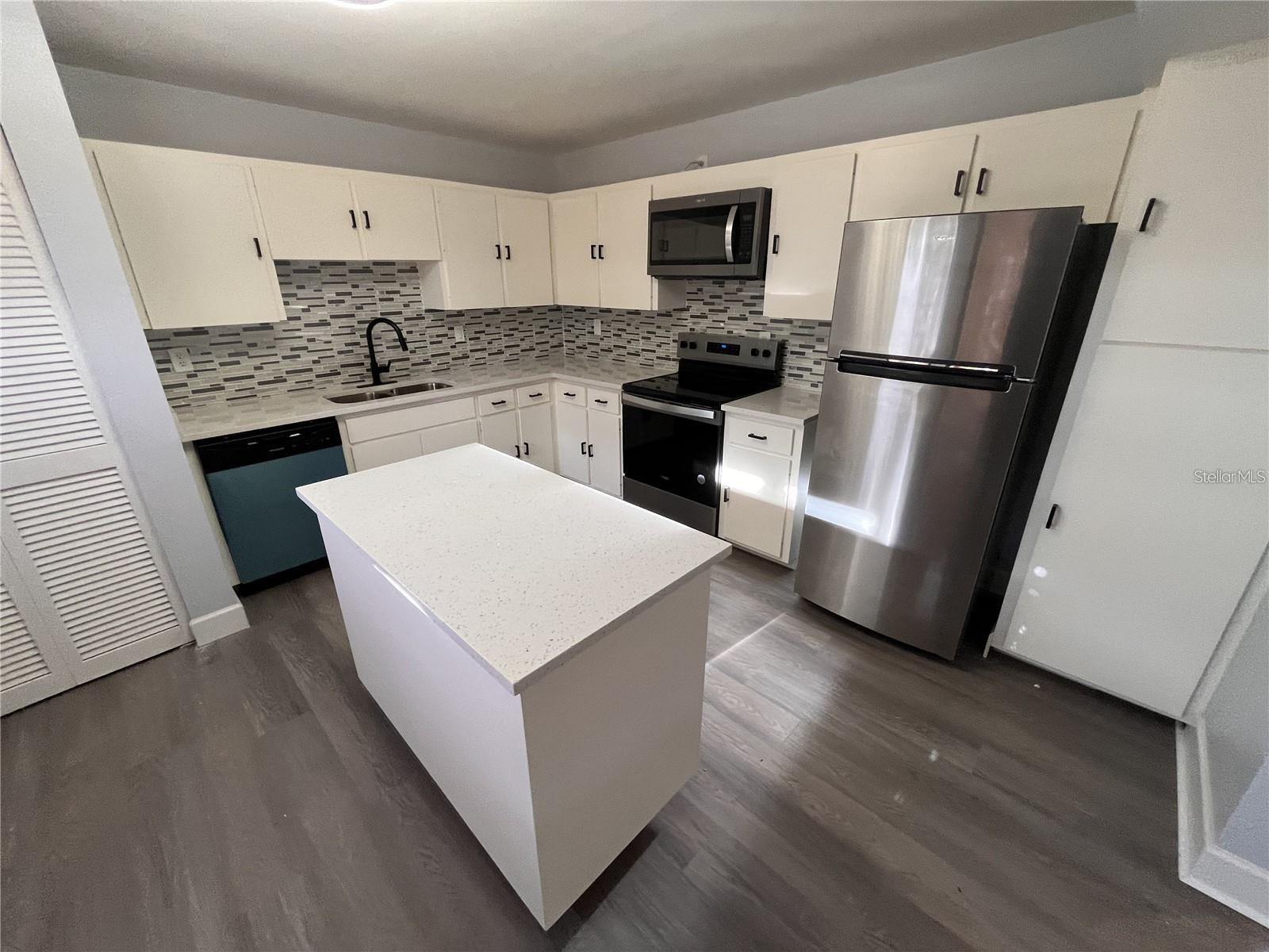 314 SPRING LAKES BLVD #314-U — photo 2