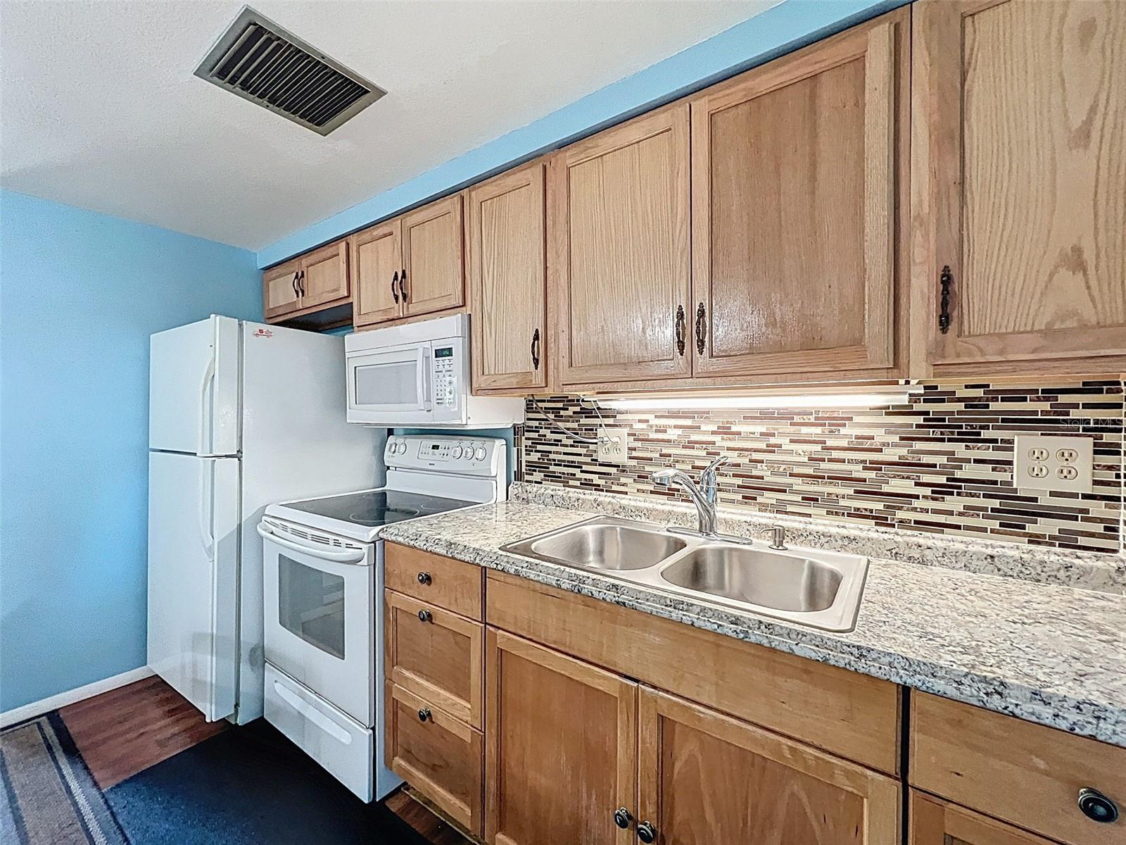 2349 HAMA DR — photo 13