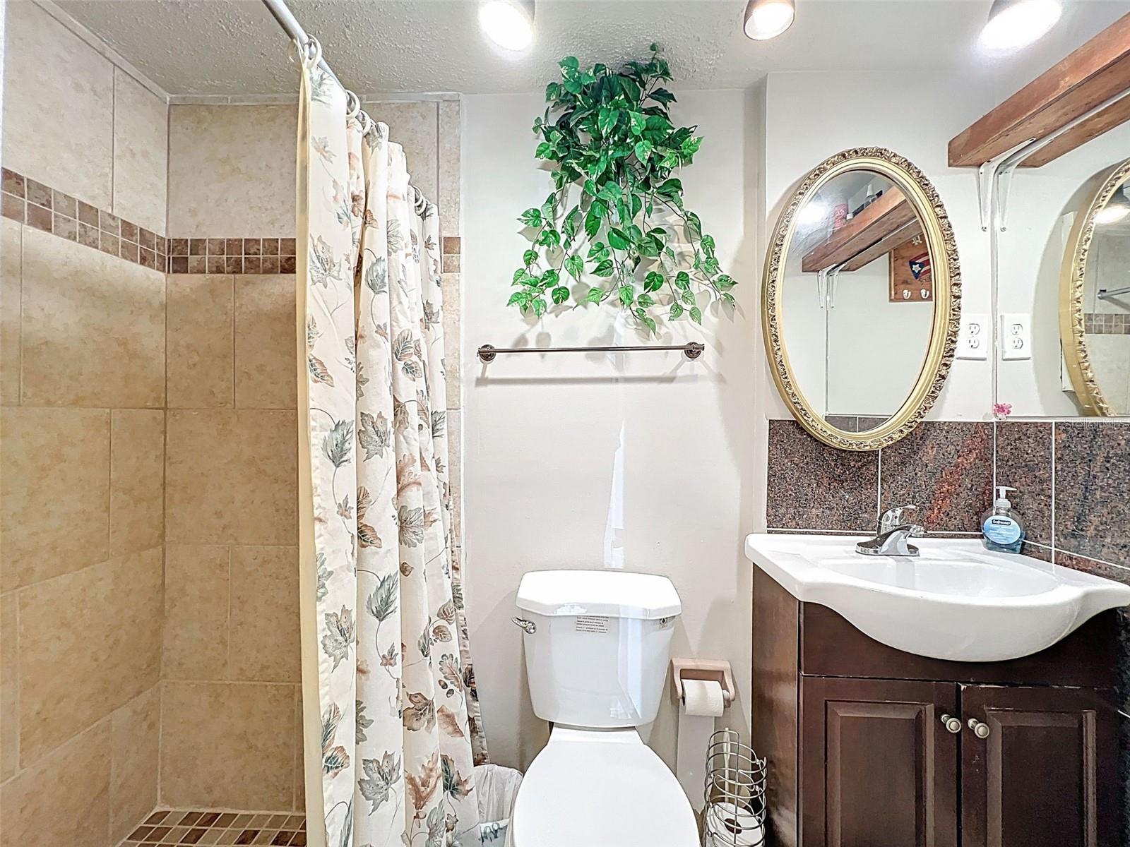 2349 HAMA DR — photo 24