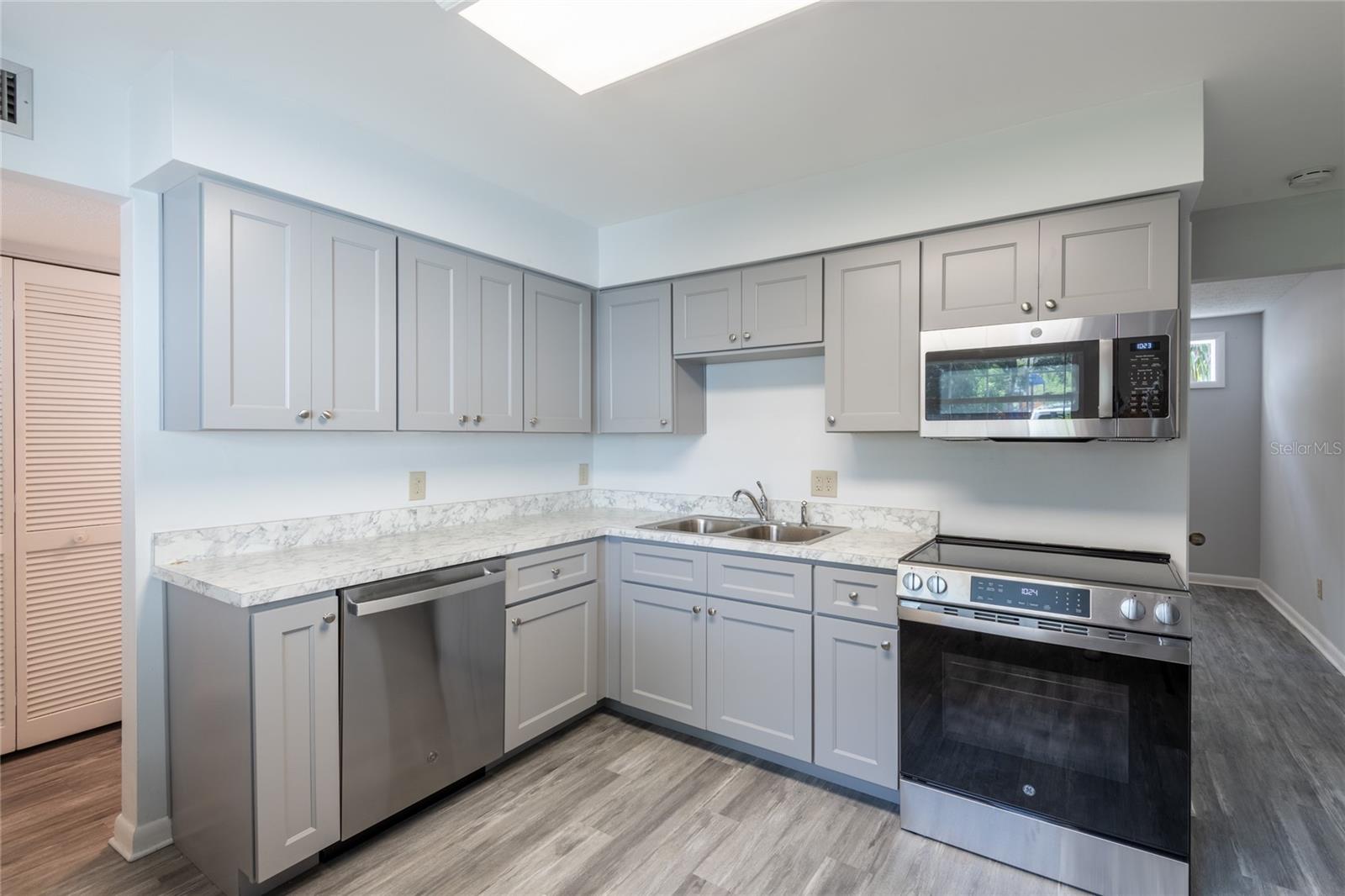 3202 W DE LEON ST #B — photo 3