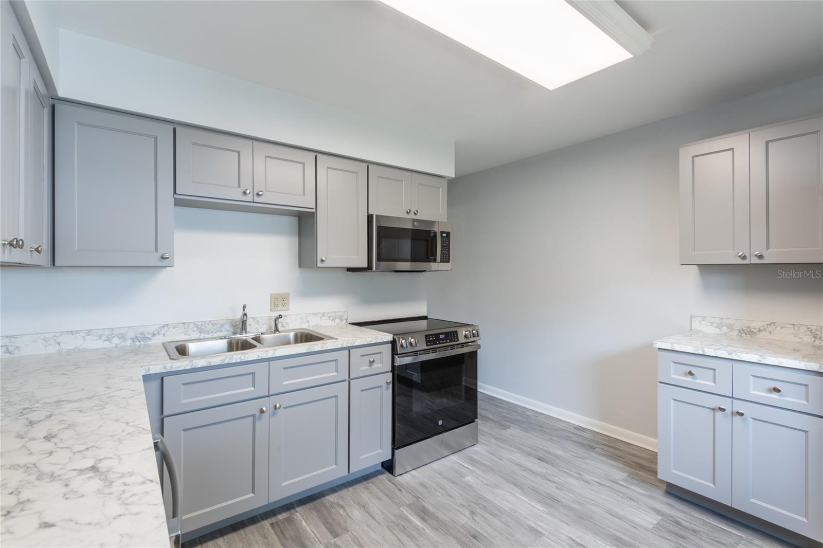 3202 W DE LEON ST #B — photo 4