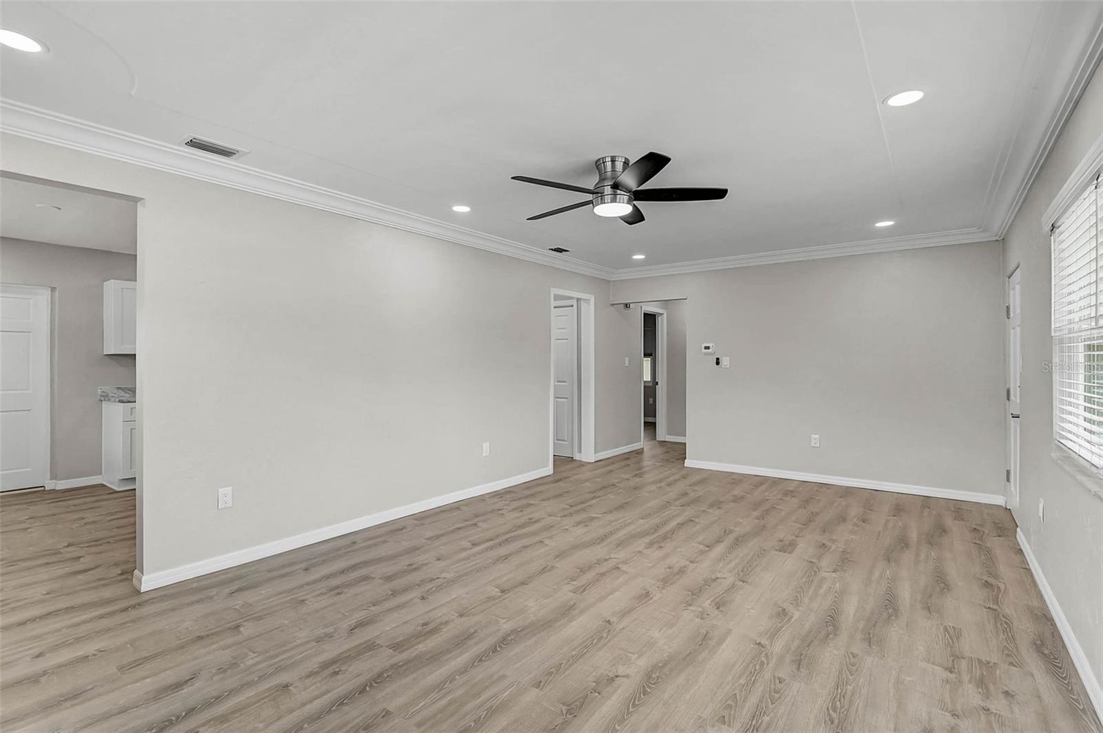 102 20TH ST NE — photo 11