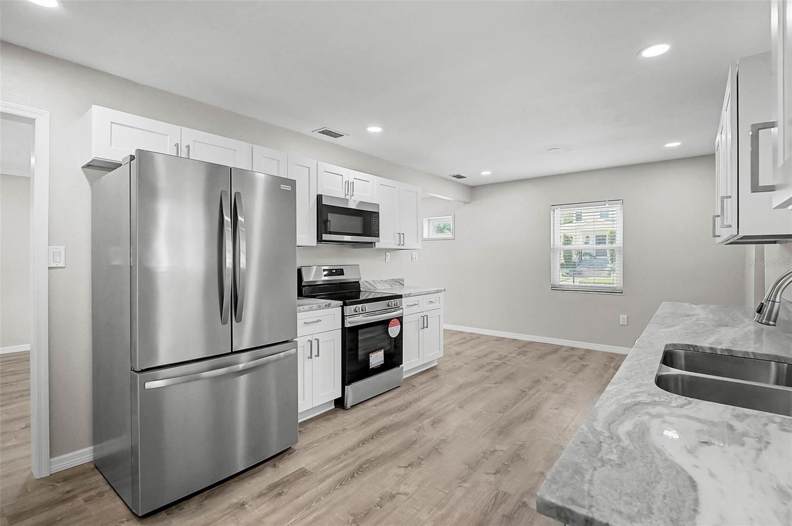 102 20TH ST NE — photo 18
