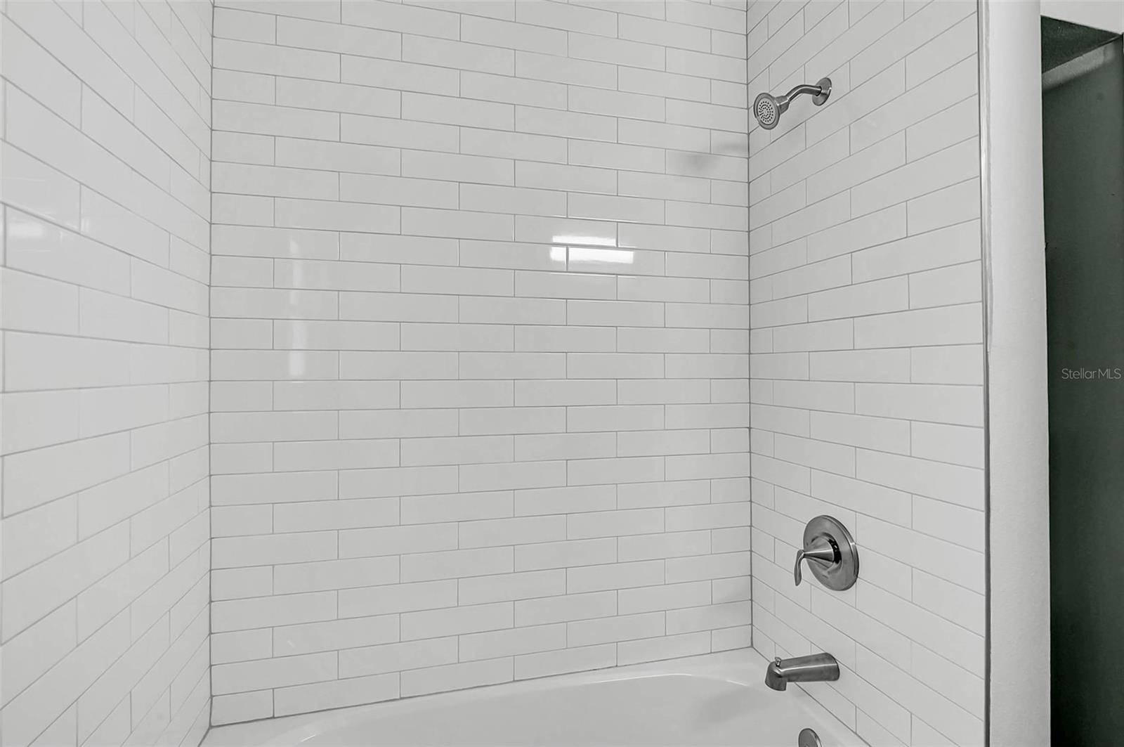102 20TH ST NE — photo 29